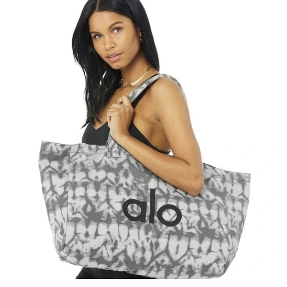Alo Yoga Large Tie Dye Canvas Tote Bag Gray White Logo Gym Beach Carryall - Picture 15 of 16